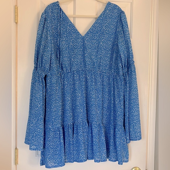 Missguided Ditsy Floral Flare Sleeve Mini Dress - Picture 3 of 8